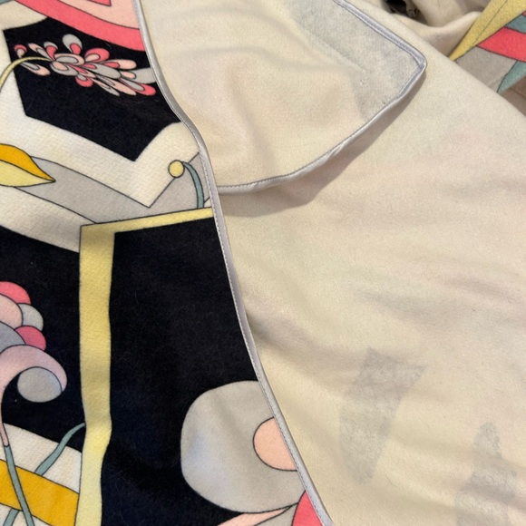 Emilio Pucci Wool Coat Worn Once - Picture 7 of 7